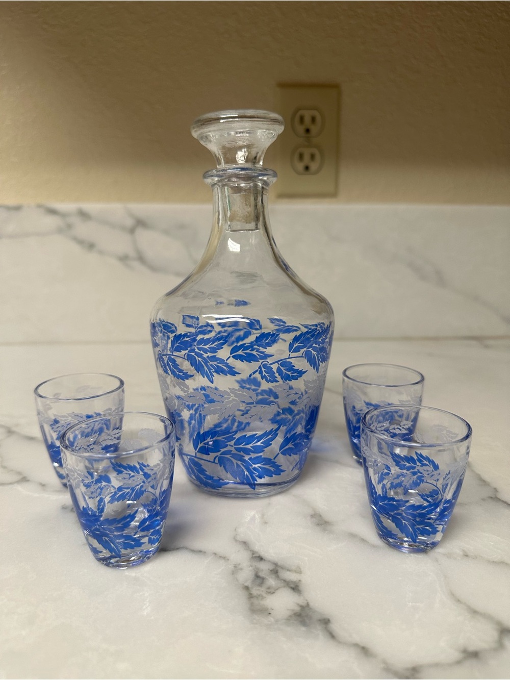 Vintage 1970s French cordial/liquor decanter set of 5